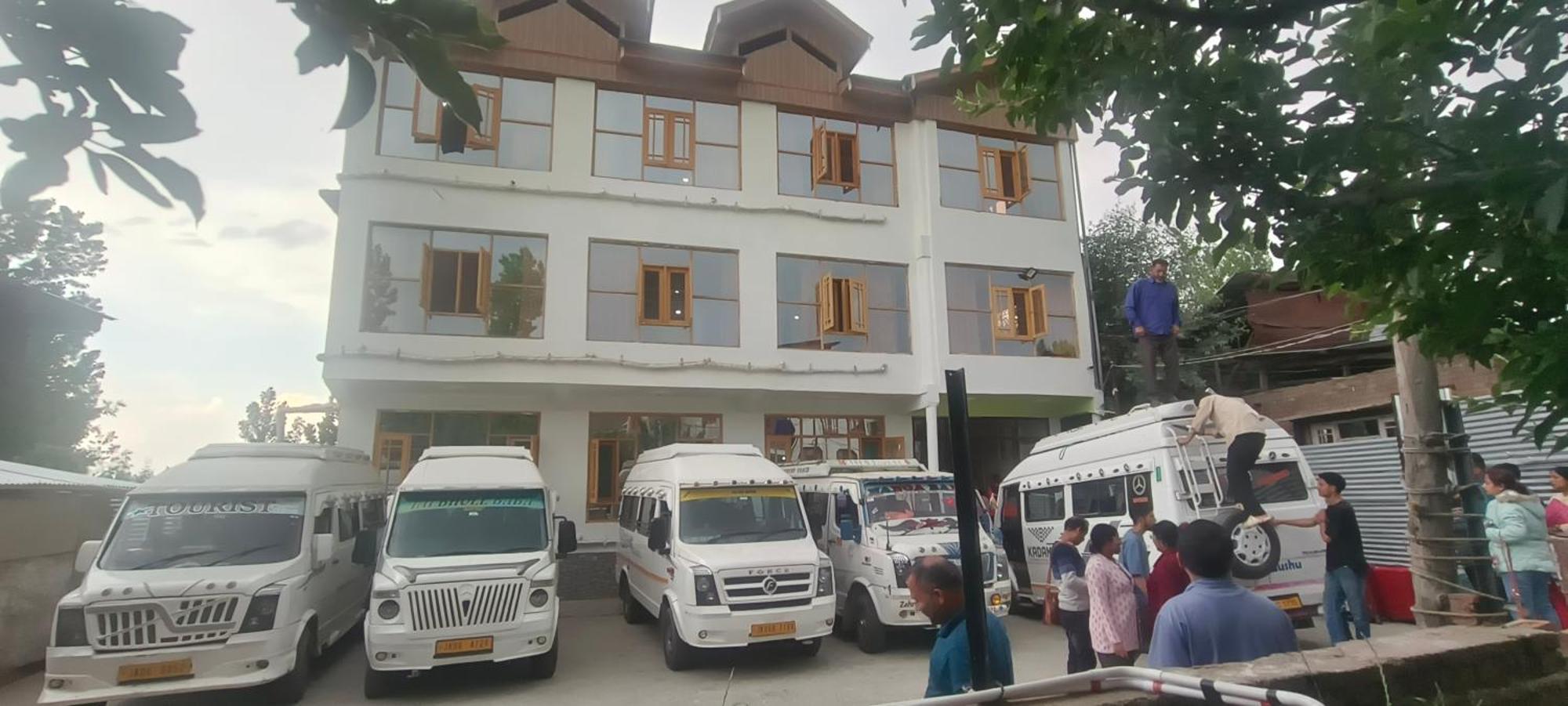 Gulmarg Gs Residency Hotel Eksteriør bilde